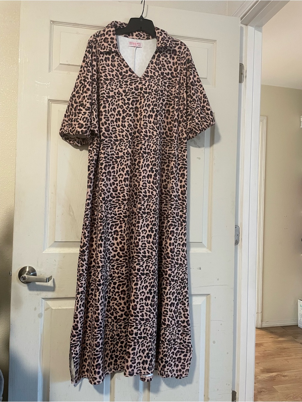 Discount Divas Women’s Comfy Leopard Print V-Neck Short Sleeve Maxi Dress XL